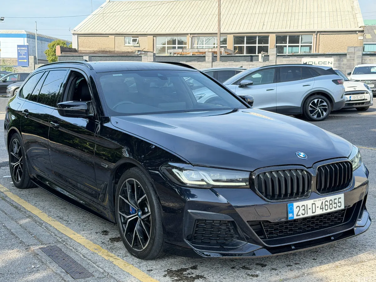 BMW 5-Series Estate, Petrol Plug-in Hybrid, 2023, Black