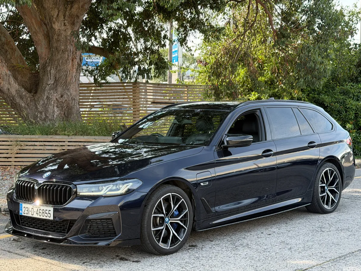 BMW 5-Series Estate, Petrol Plug-in Hybrid, 2023, Black