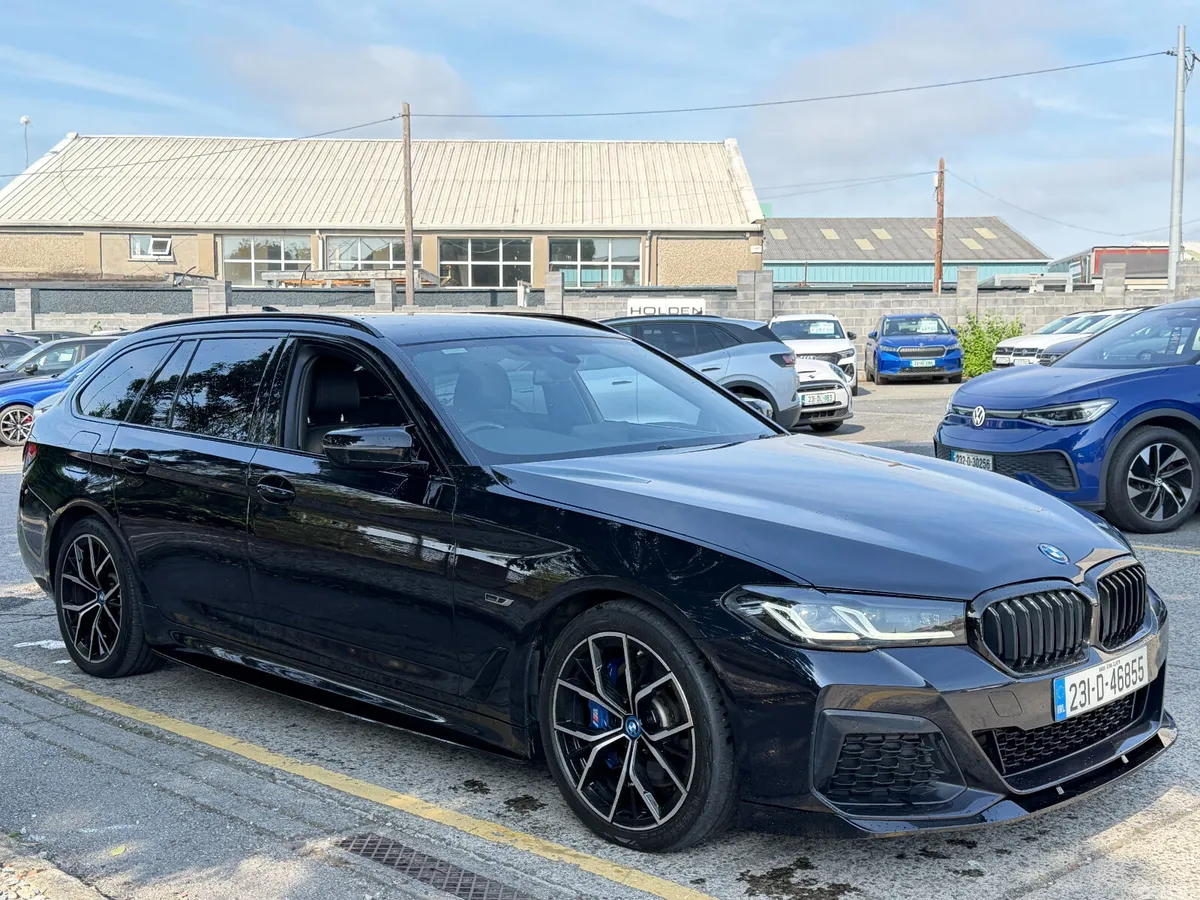 BMW 5-Series Estate, Petrol Plug-in Hybrid, 2023, Black