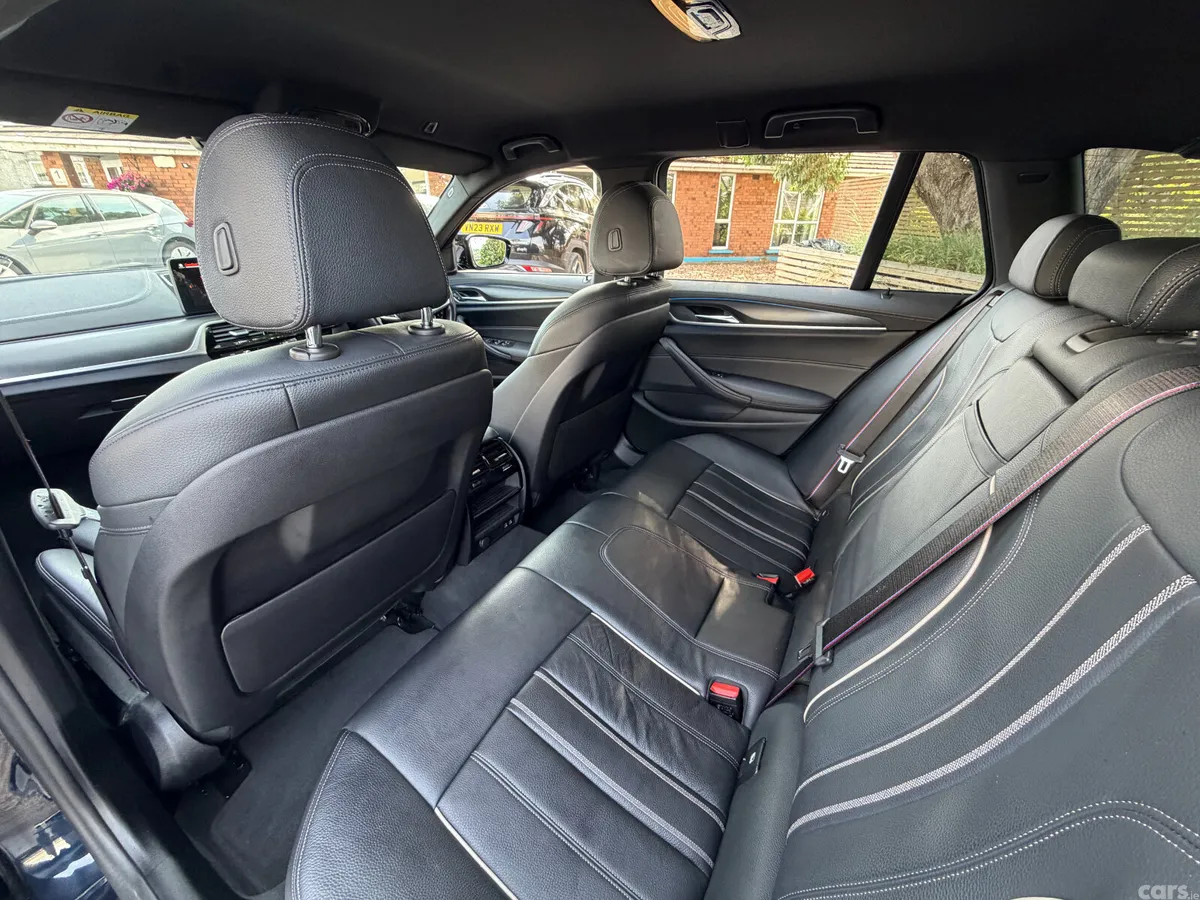 BMW 5-Series Estate, Petrol Plug-in Hybrid, 2023, Black