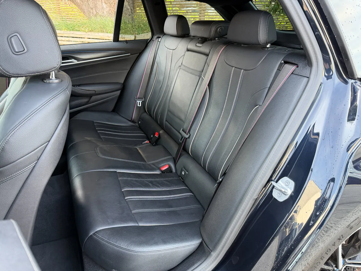 BMW 5-Series Estate, Petrol Plug-in Hybrid, 2023, Black
