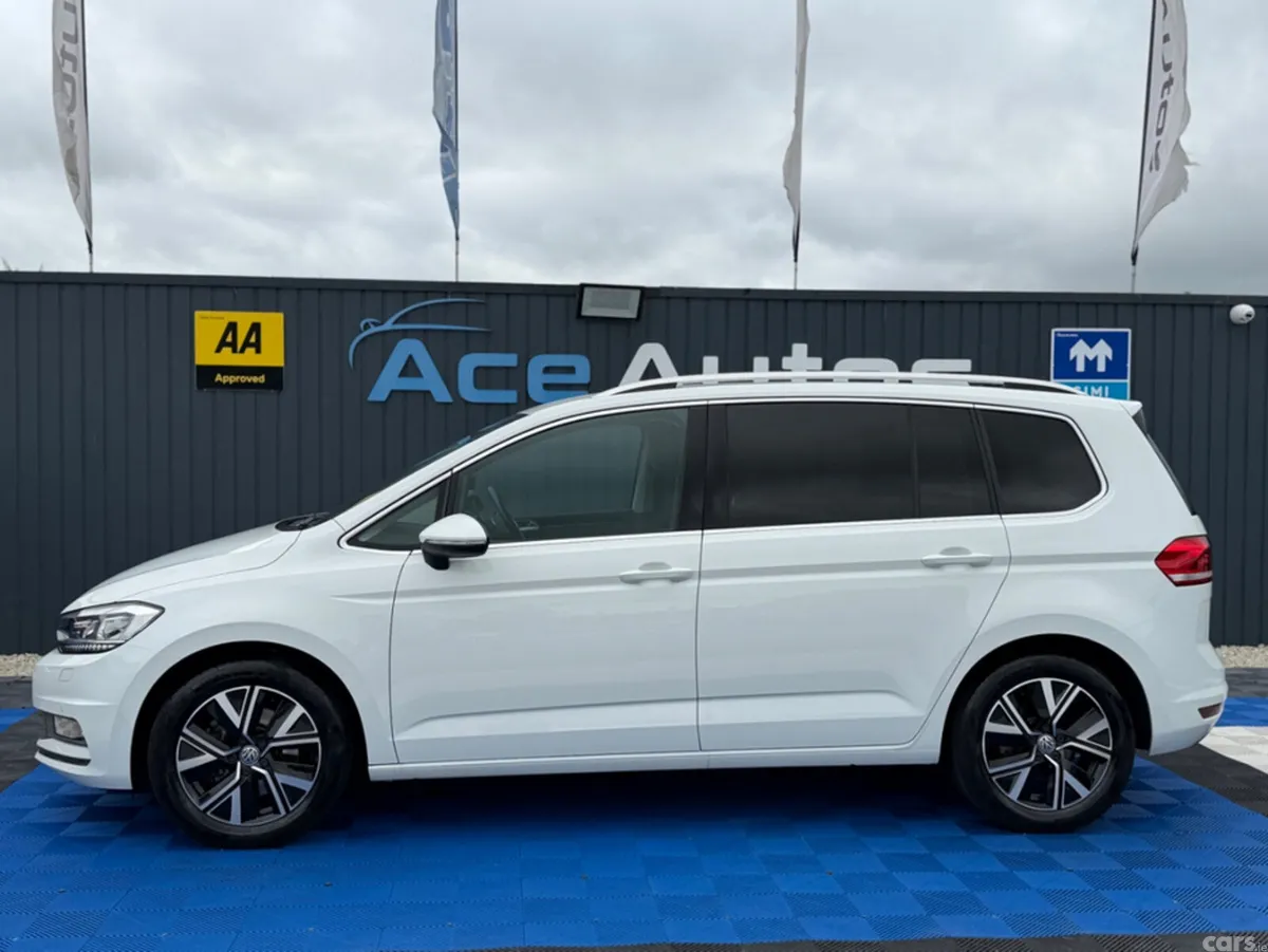 Volkswagen Touran MPV, Diesel, 2020, White