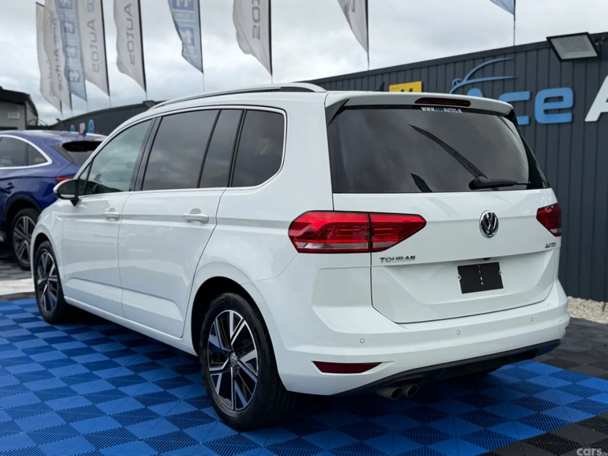 Volkswagen Touran MPV, Diesel, 2020, White