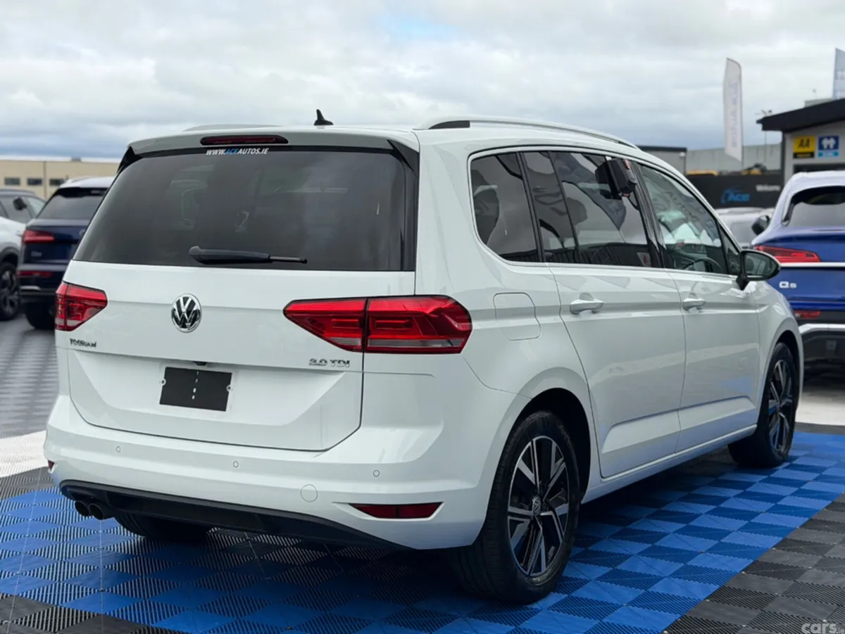 Volkswagen Touran MPV, Diesel, 2020, White
