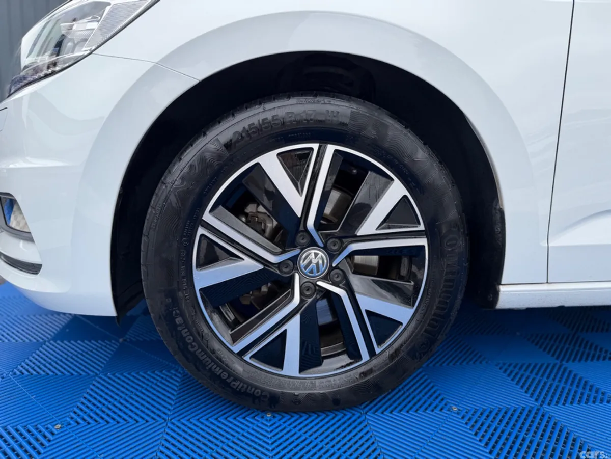 Volkswagen Touran MPV, Diesel, 2020, White