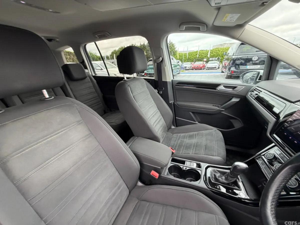 Volkswagen Touran MPV, Diesel, 2020, White