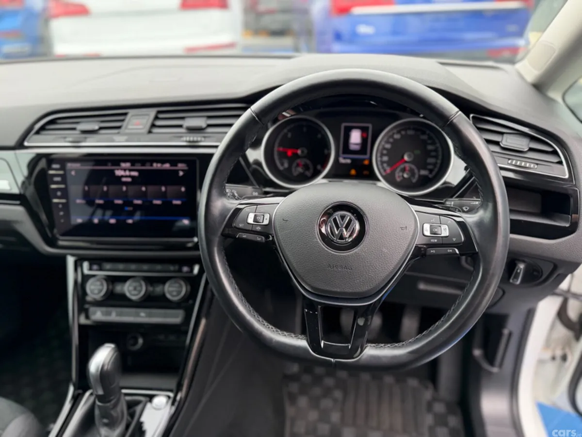 Volkswagen Touran MPV, Diesel, 2020, White