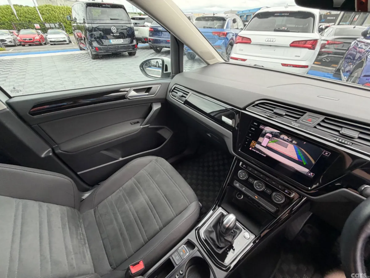 Volkswagen Touran MPV, Diesel, 2020, White