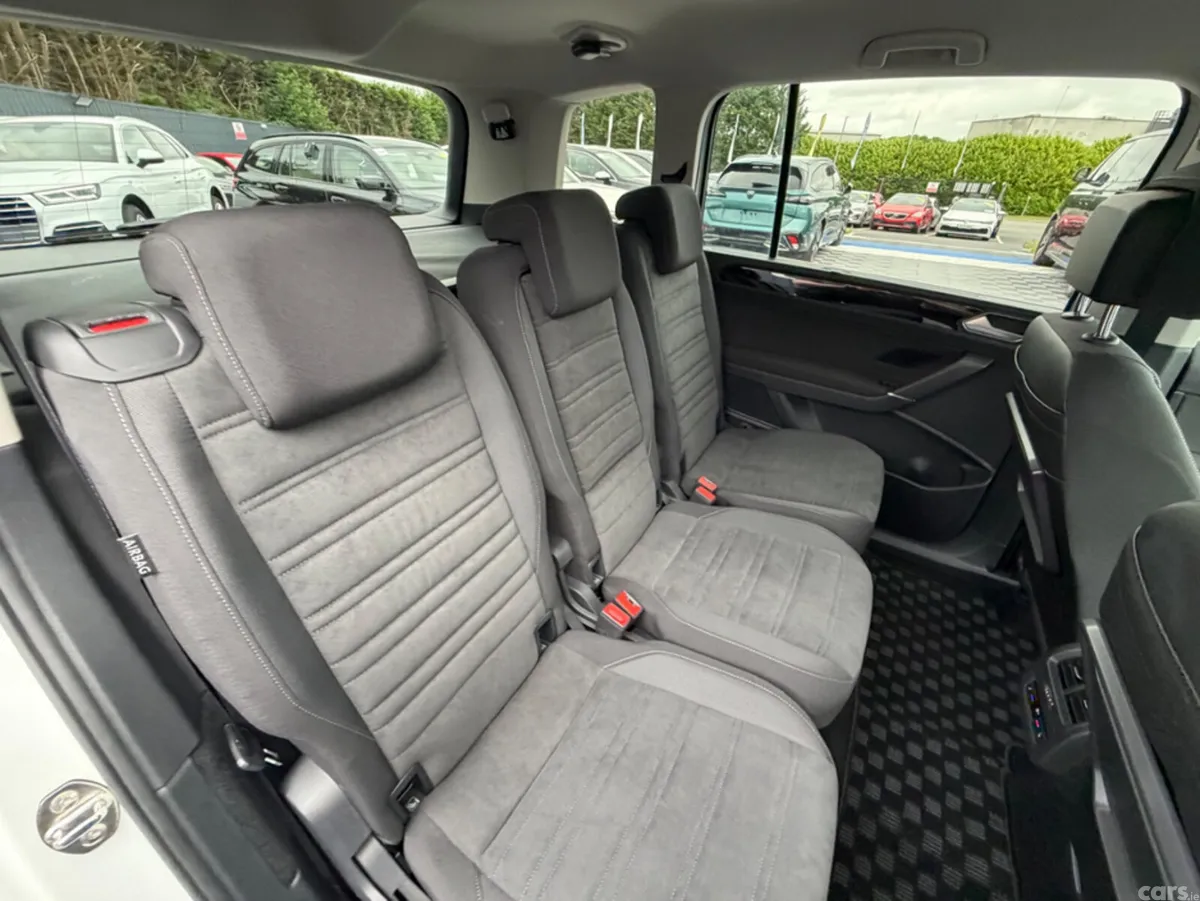 Volkswagen Touran MPV, Diesel, 2020, White