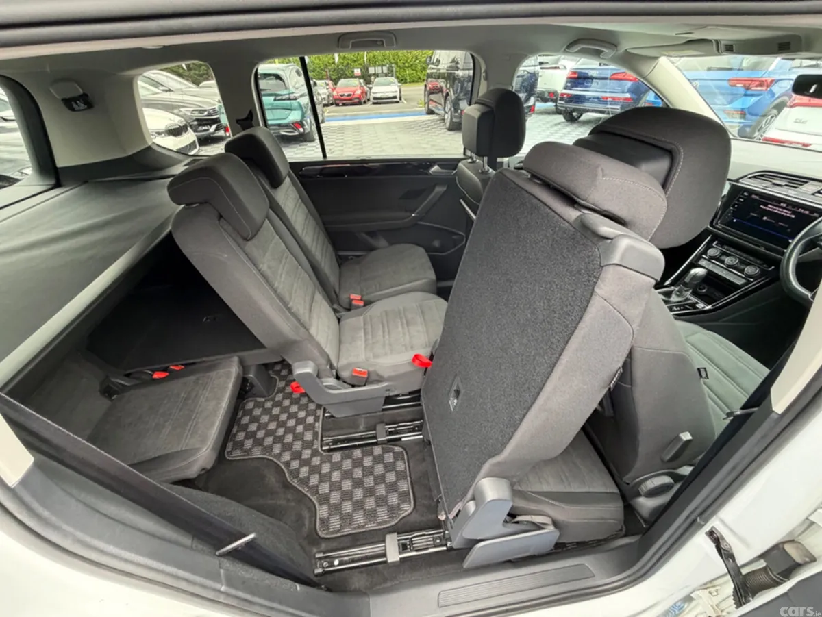 Volkswagen Touran MPV, Diesel, 2020, White