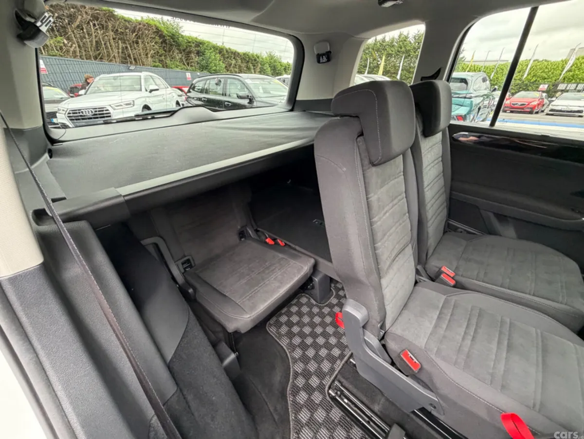 Volkswagen Touran MPV, Diesel, 2020, White