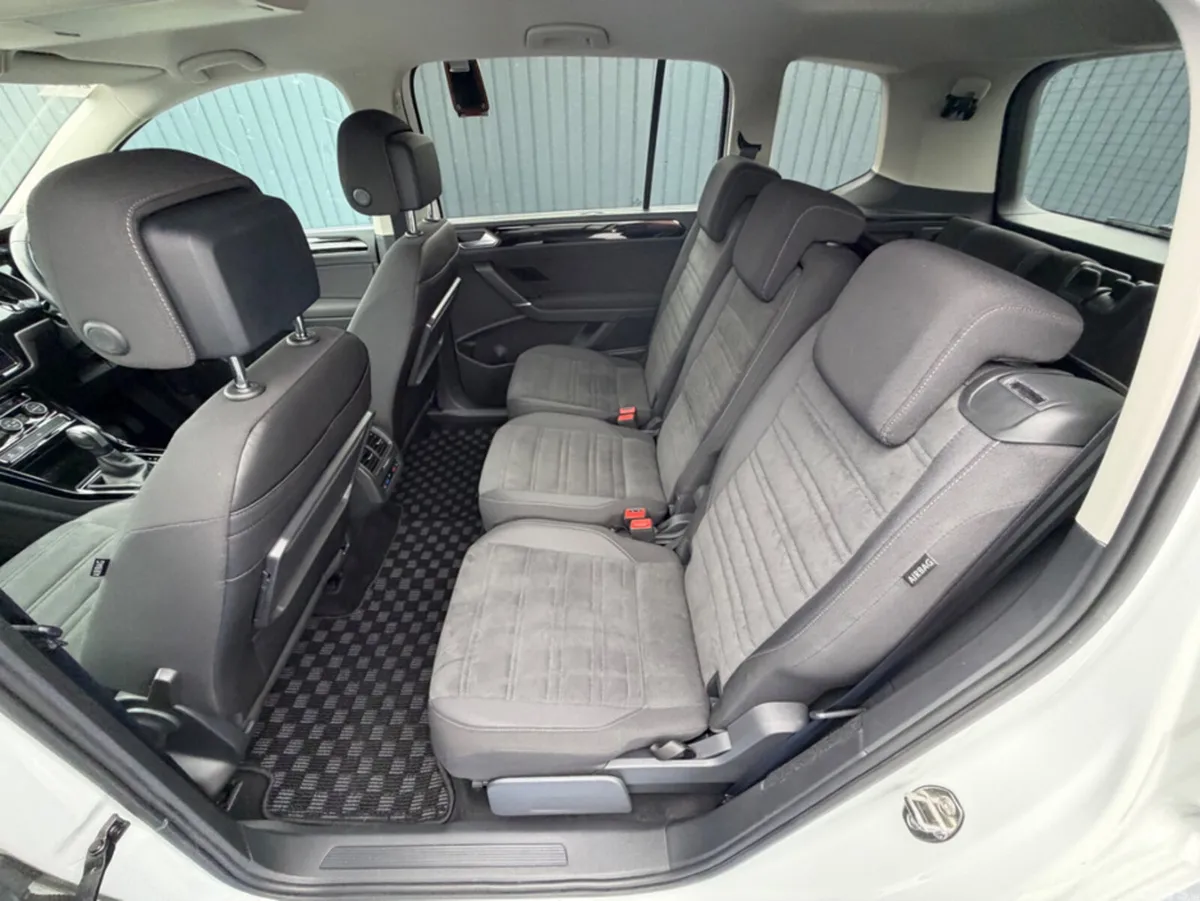 Volkswagen Touran MPV, Diesel, 2020, White