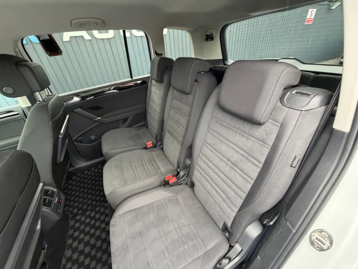Volkswagen Touran MPV, Diesel, 2020, White