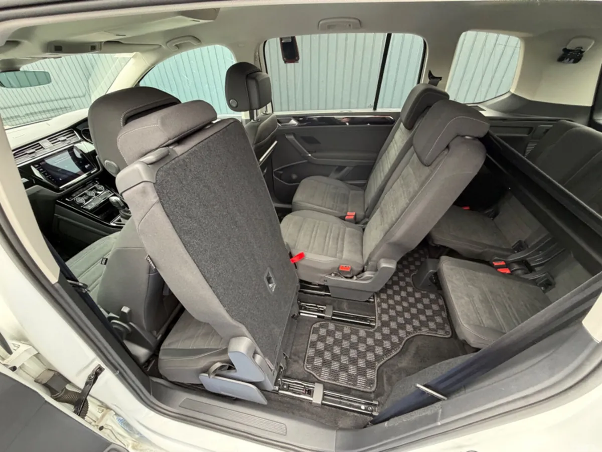 Volkswagen Touran MPV, Diesel, 2020, White