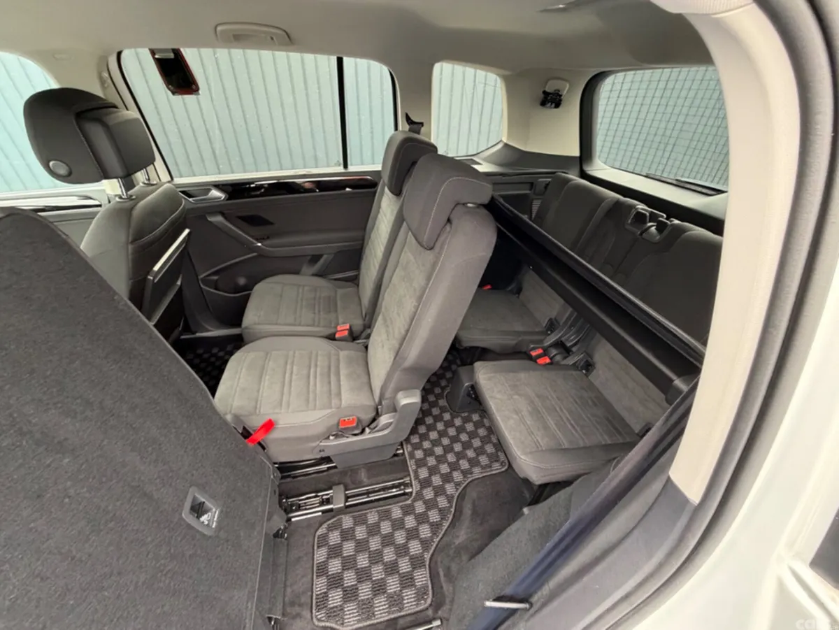 Volkswagen Touran MPV, Diesel, 2020, White