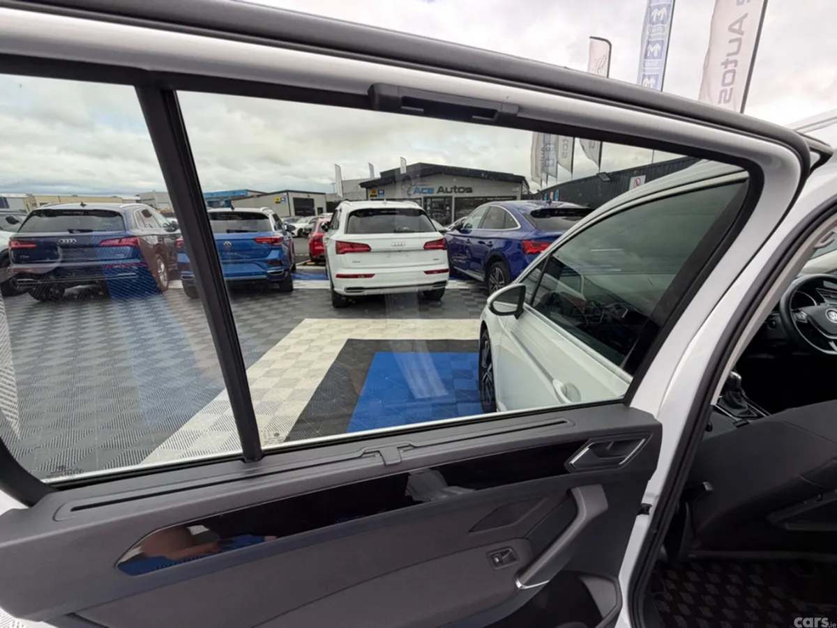 Volkswagen Touran MPV, Diesel, 2020, White