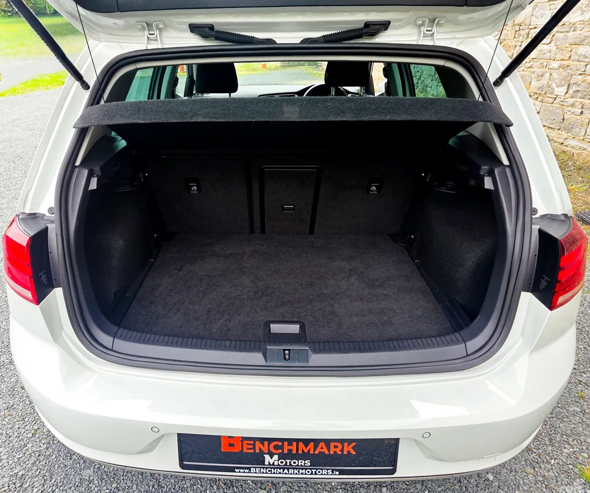 Volkswagen Golf Hatchback, Diesel, 2019, White
