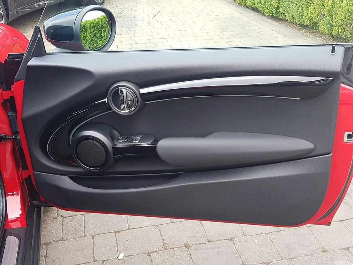 Mini Cooper Hatchback, Electric, 2023, Red