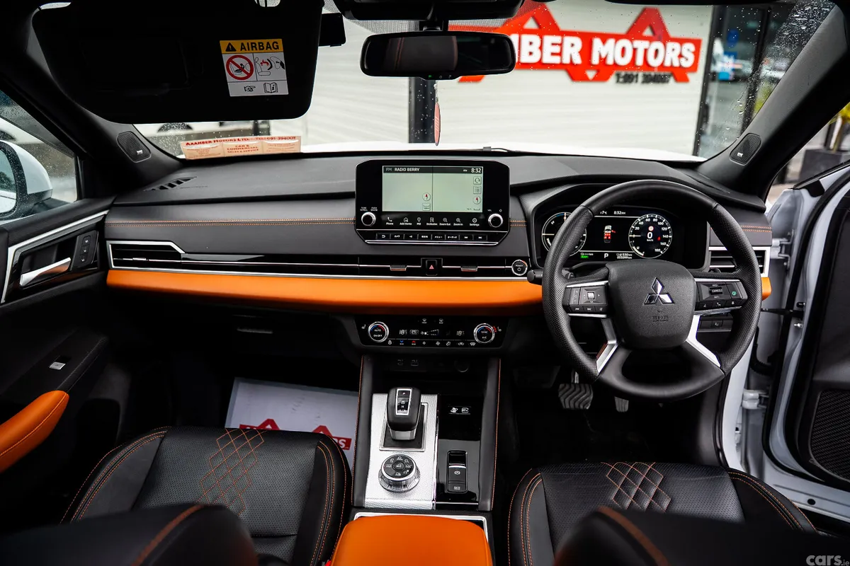 Mitsubishi Outlander SUV, Petrol Plug-in Hybrid, 2023, White