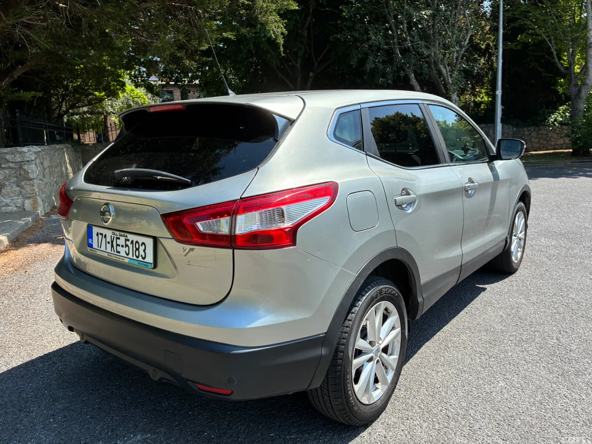 Nissan Qashqai SUV, Diesel, 2017, Silver