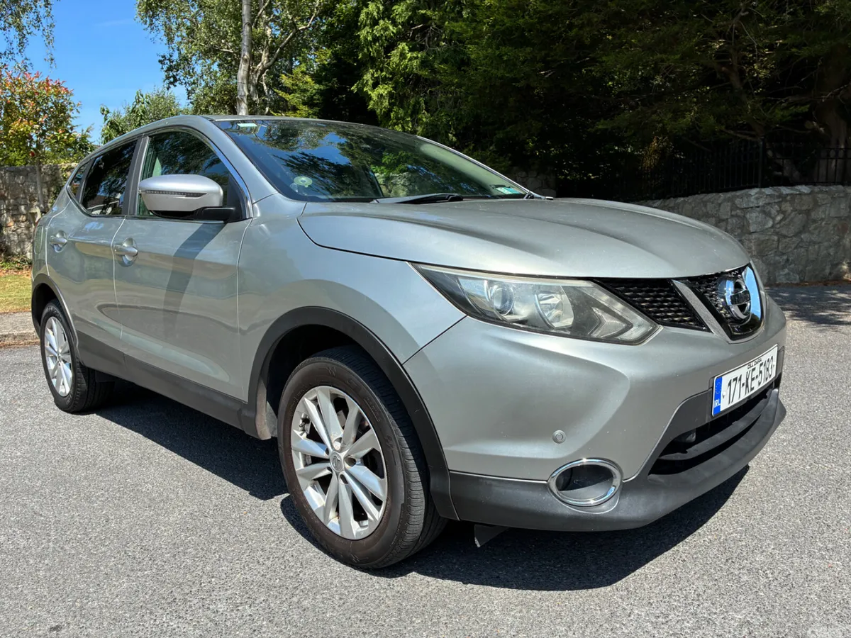 Nissan Qashqai SUV, Diesel, 2017, Silver