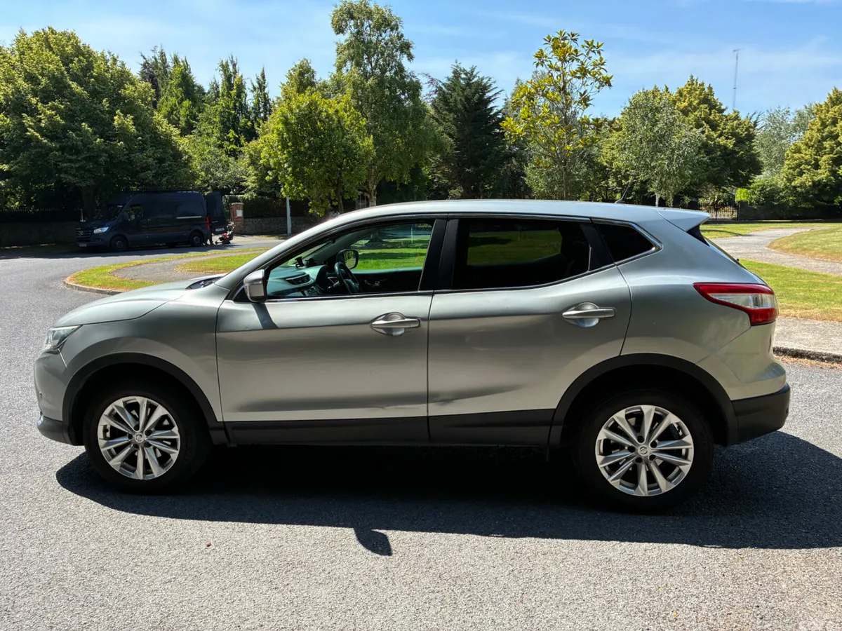 Nissan Qashqai SUV, Diesel, 2017, Silver