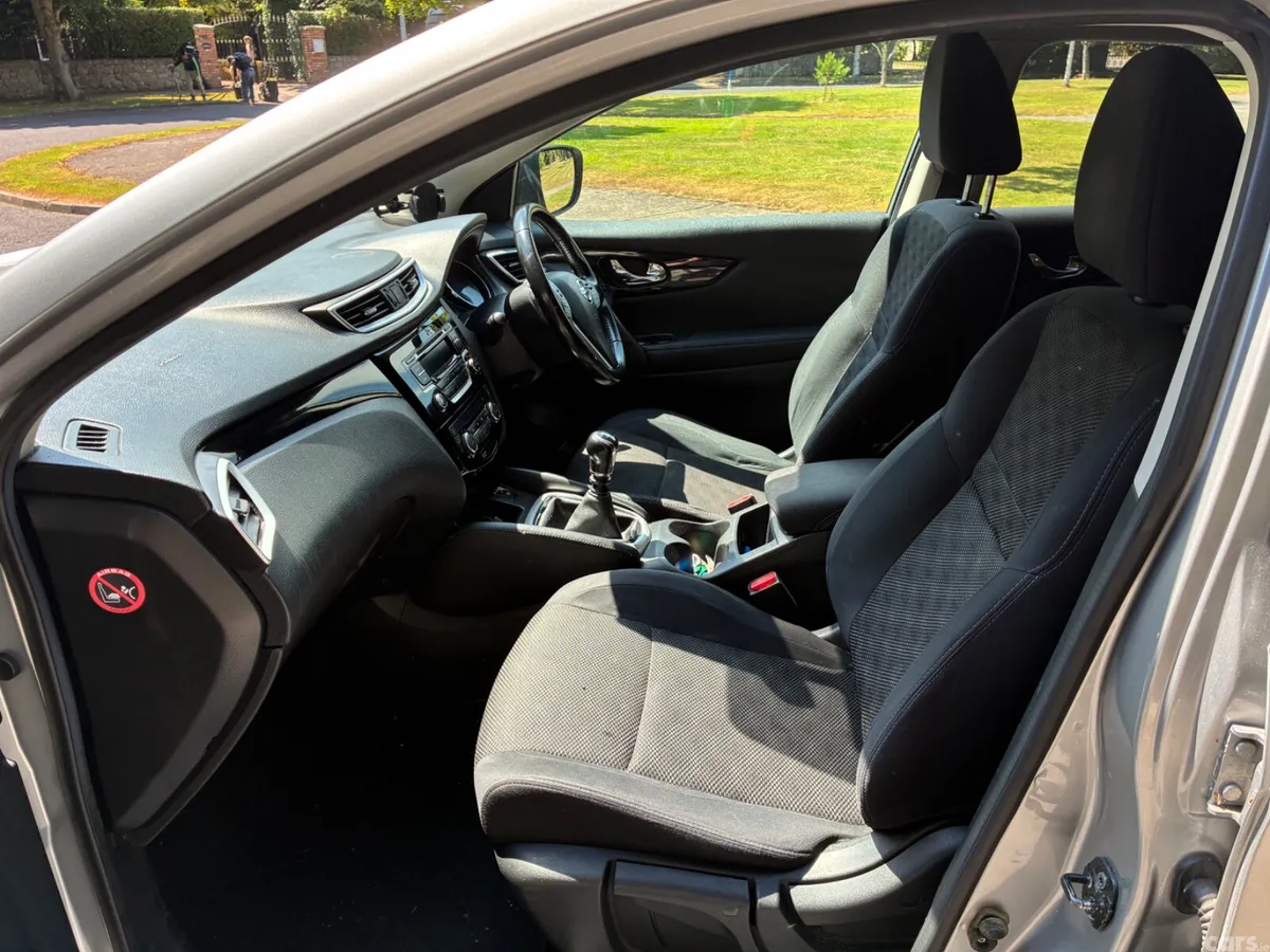 Nissan Qashqai SUV, Diesel, 2017, Silver