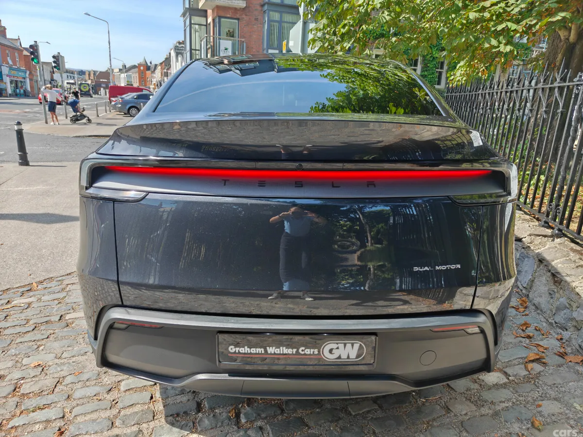 Tesla Model Y MPV, Electric, 2025, Grey