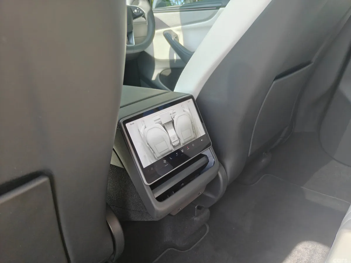 Tesla Model Y MPV, Electric, 2025, Grey