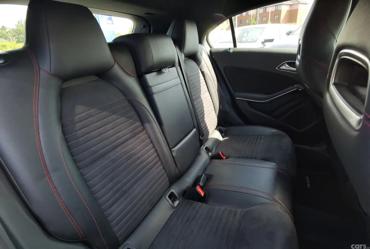 Mercedes-Benz A-Class Hatchback, Petrol, 2015, Silver