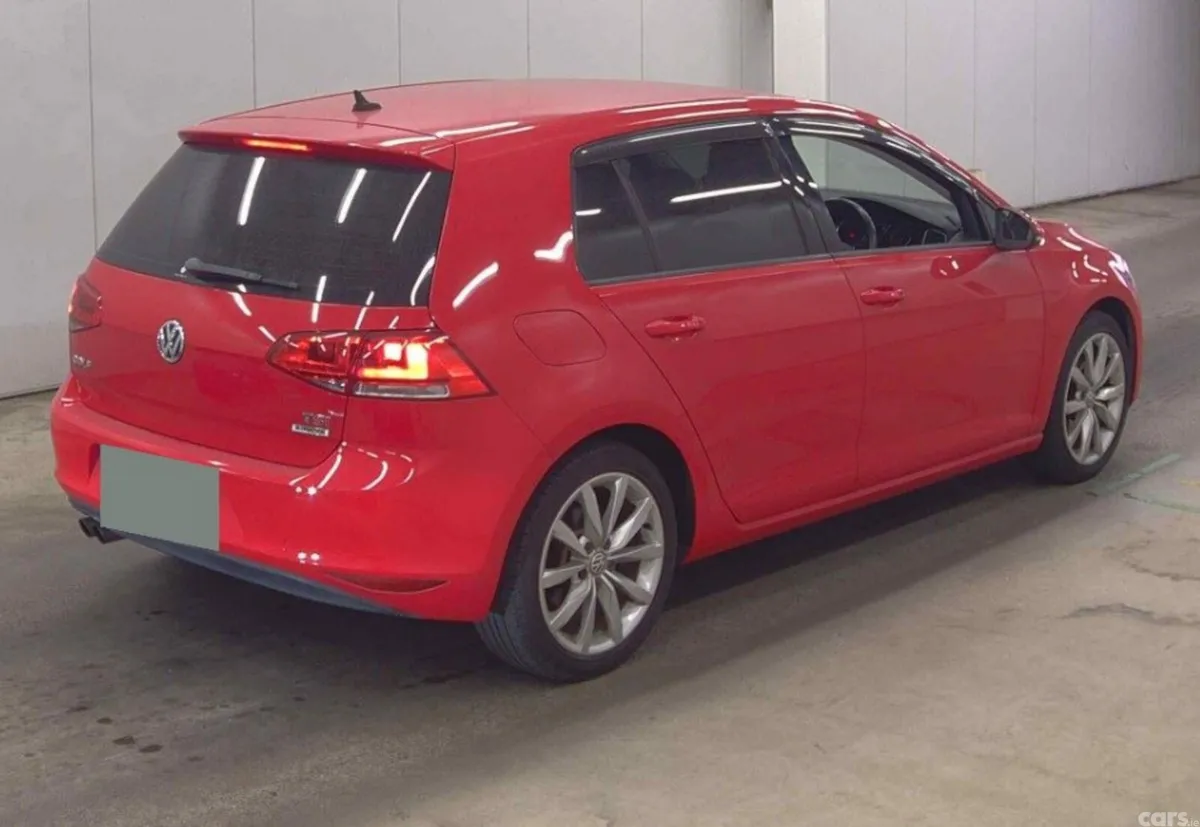 Volkswagen Golf Hatchback, Petrol, 2015, Red
