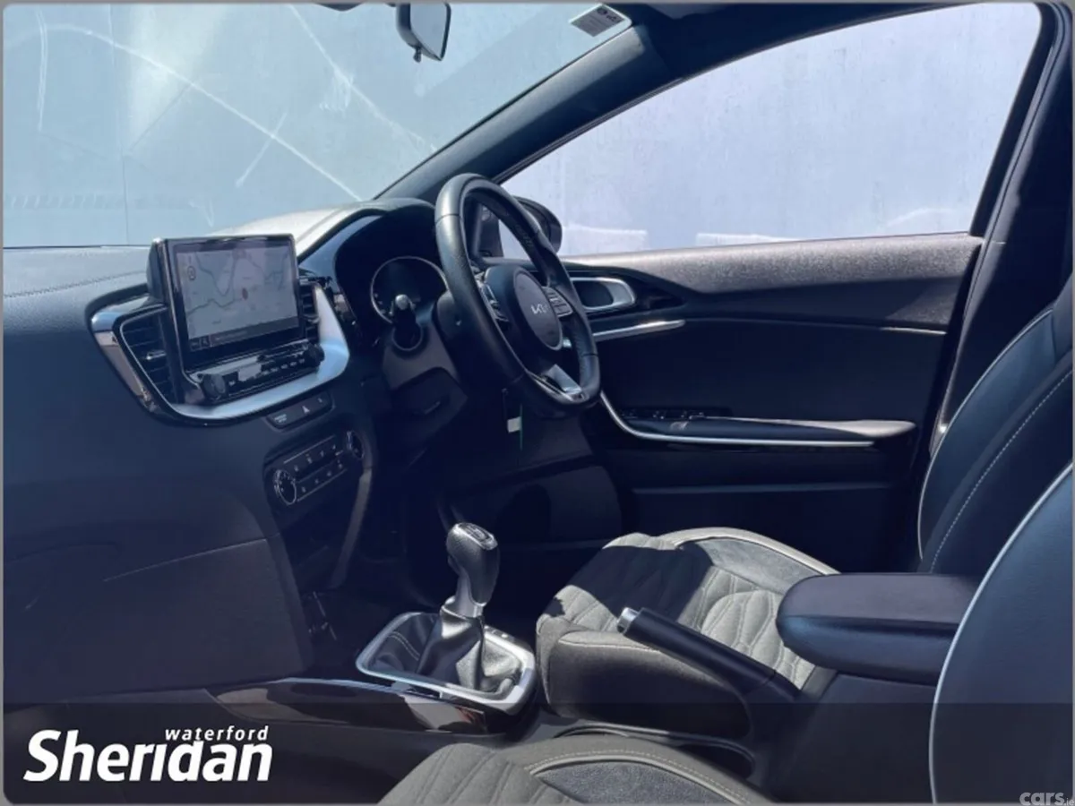 Kia Ceed Hatchback, Diesel, 2023, Grey