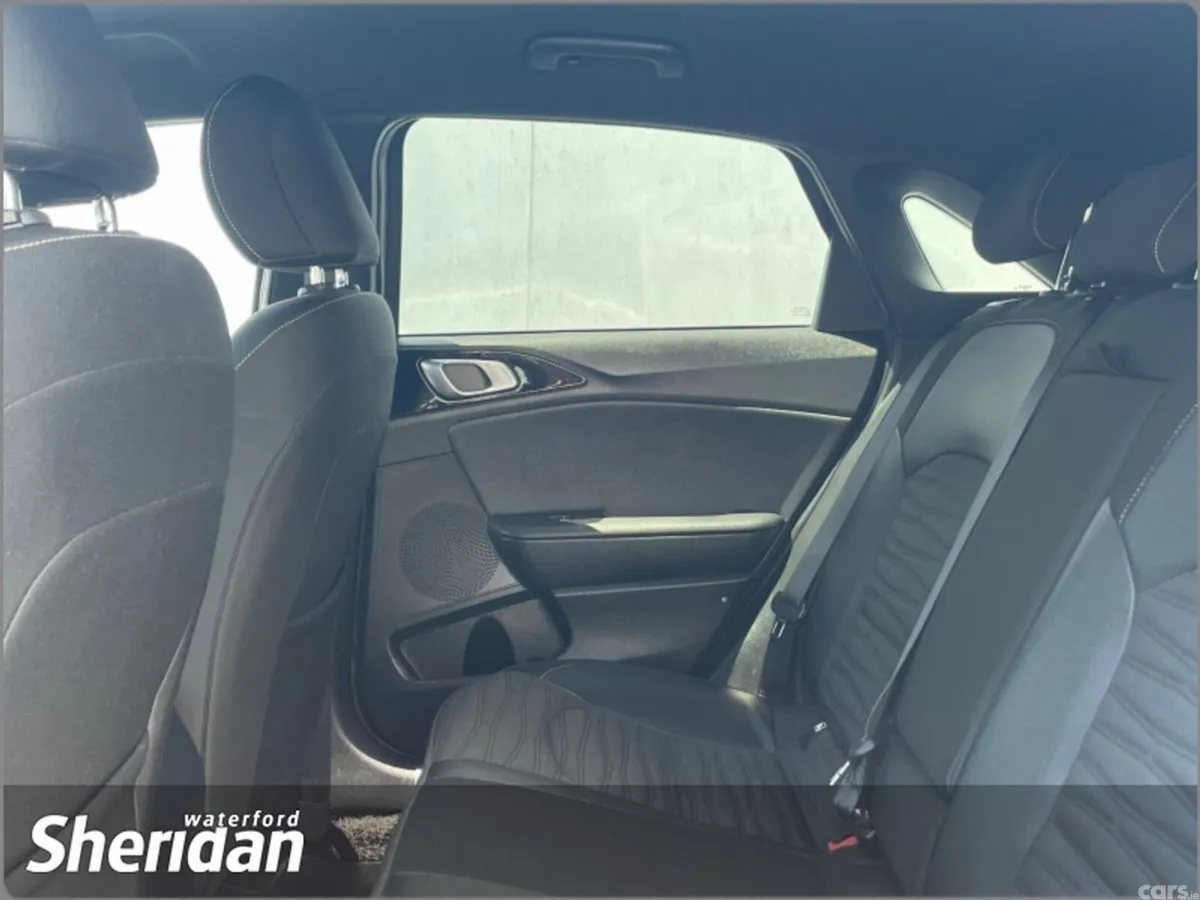 Kia Ceed Hatchback, Diesel, 2023, Grey