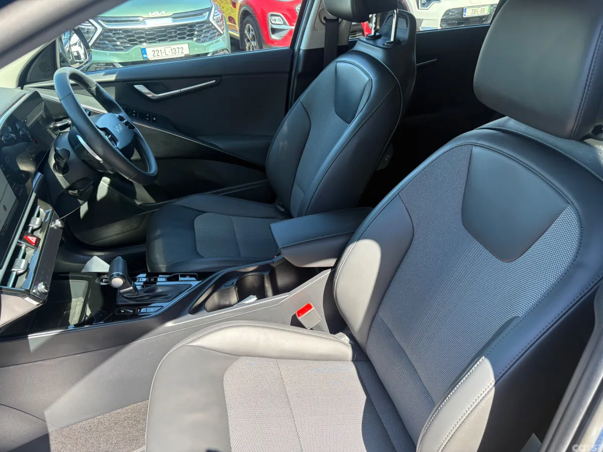 Kia Niro SUV, Petrol Plug-in Hybrid, 2024, Blue