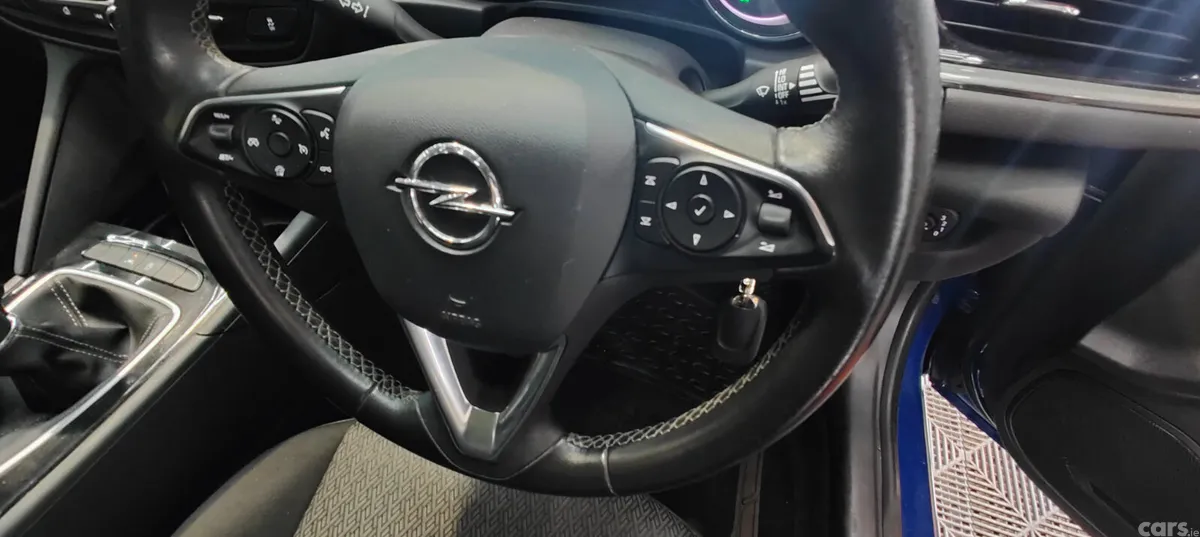 Opel Insignia Hatchback, Diesel, 2020, Blue