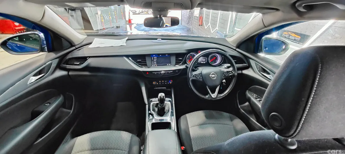 Opel Insignia Hatchback, Diesel, 2020, Blue