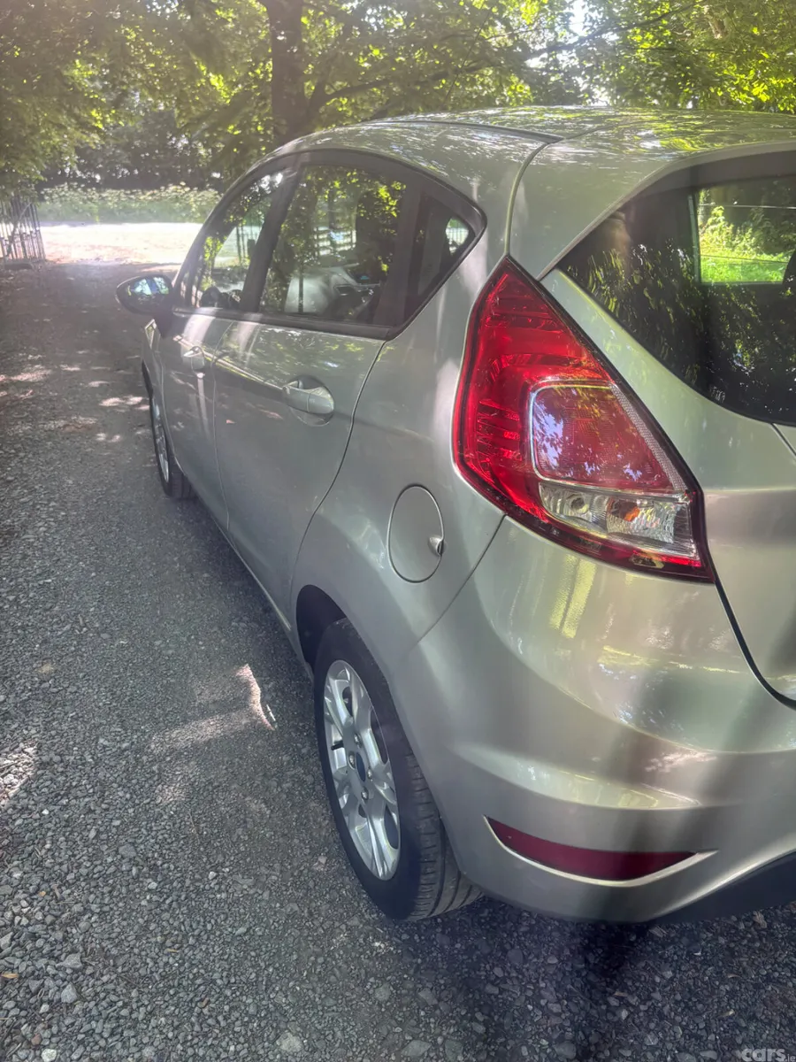 Ford Fiesta Hatchback, Petrol, 2013, Silver