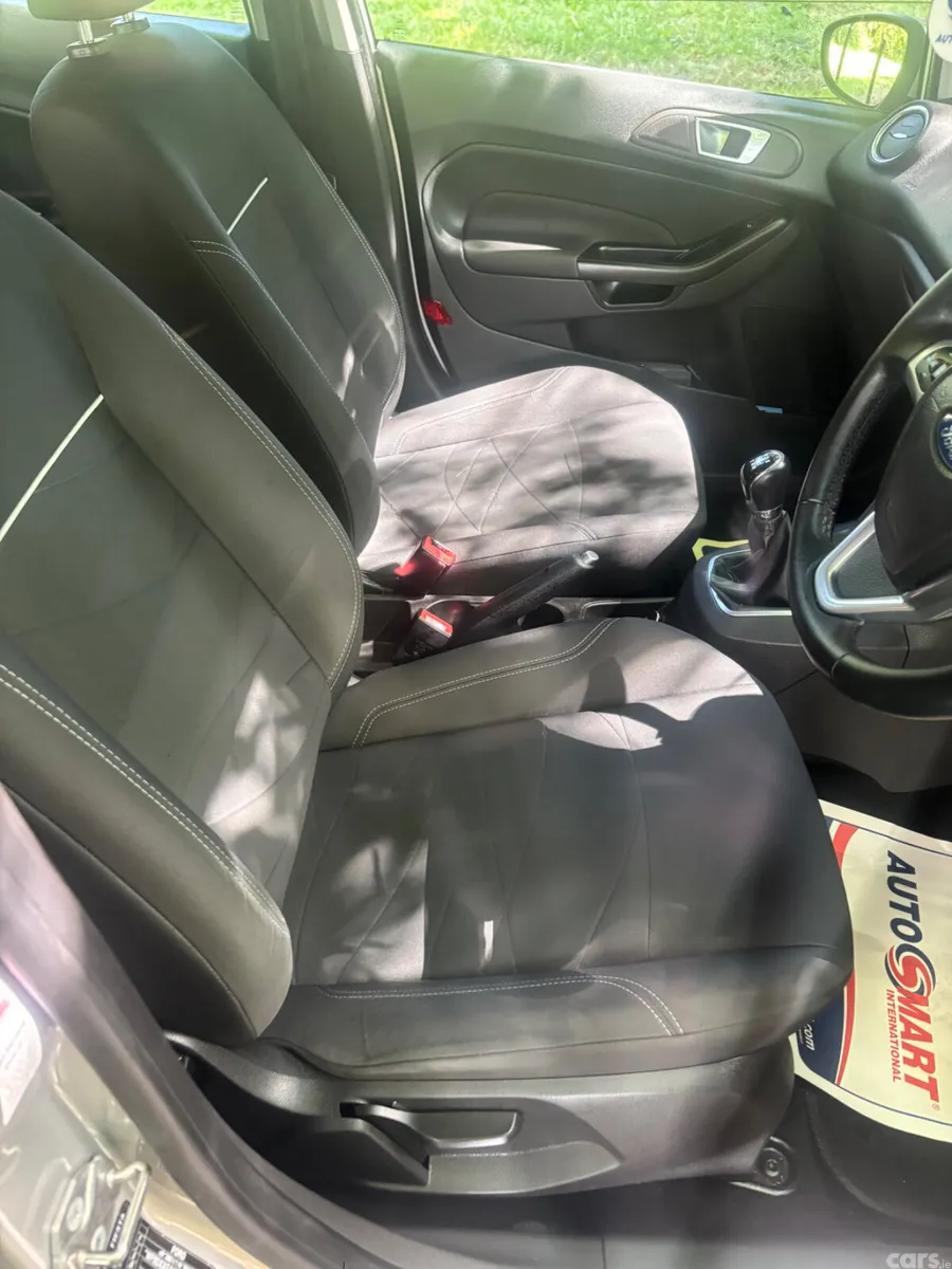 Ford Fiesta Hatchback, Petrol, 2013, Silver