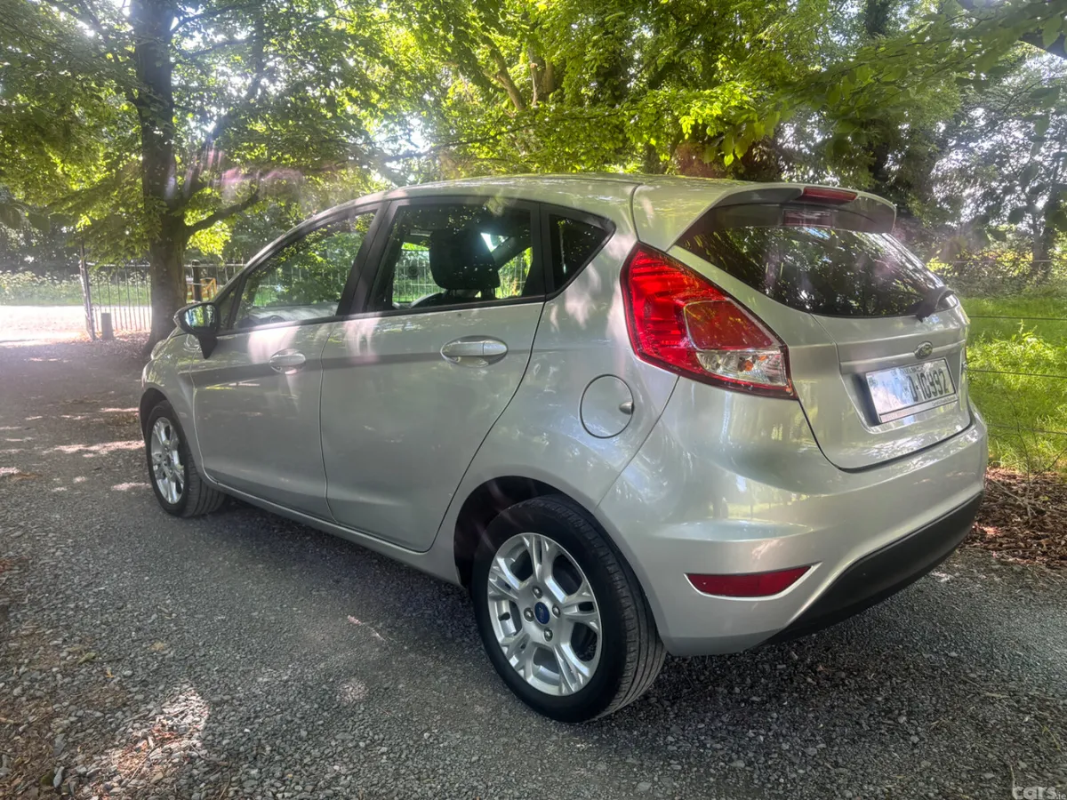 Ford Fiesta Hatchback, Petrol, 2013, Silver