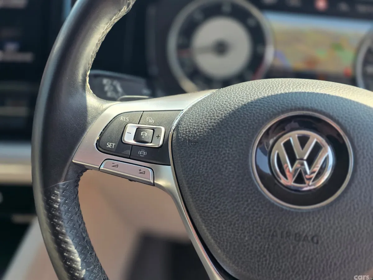 Volkswagen Touareg SUV, Diesel, 2020, Blue
