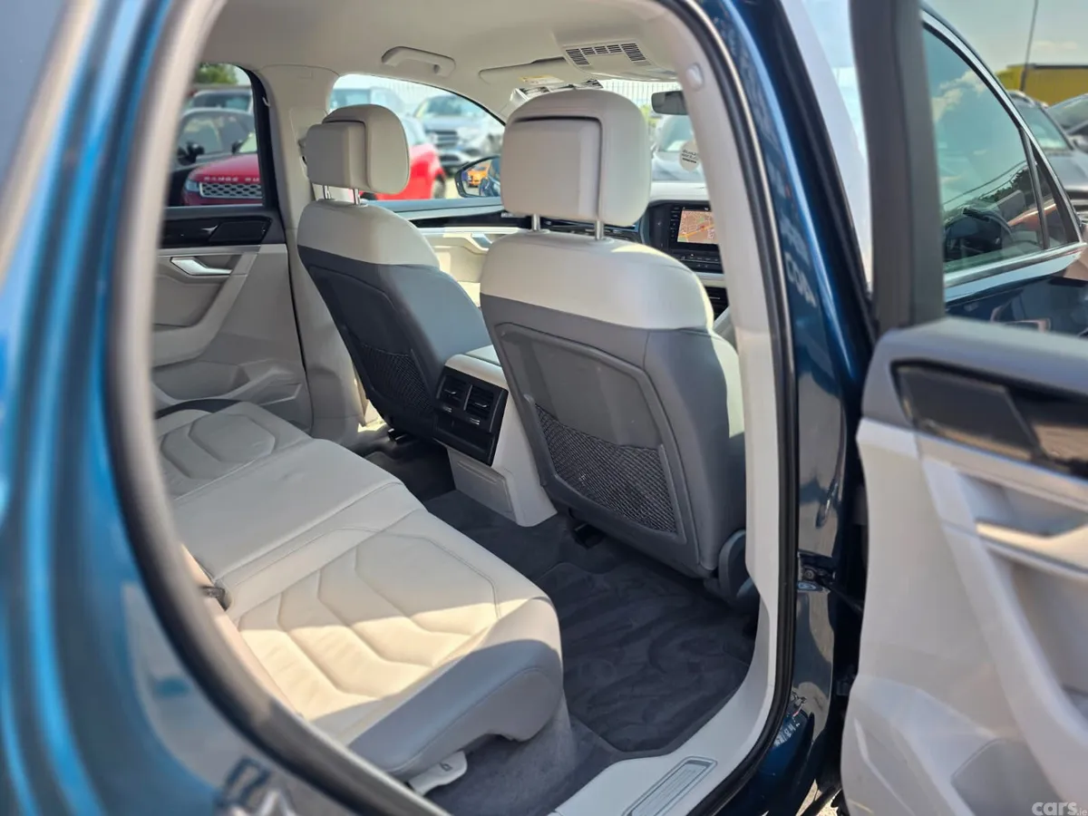 Volkswagen Touareg SUV, Diesel, 2020, Blue
