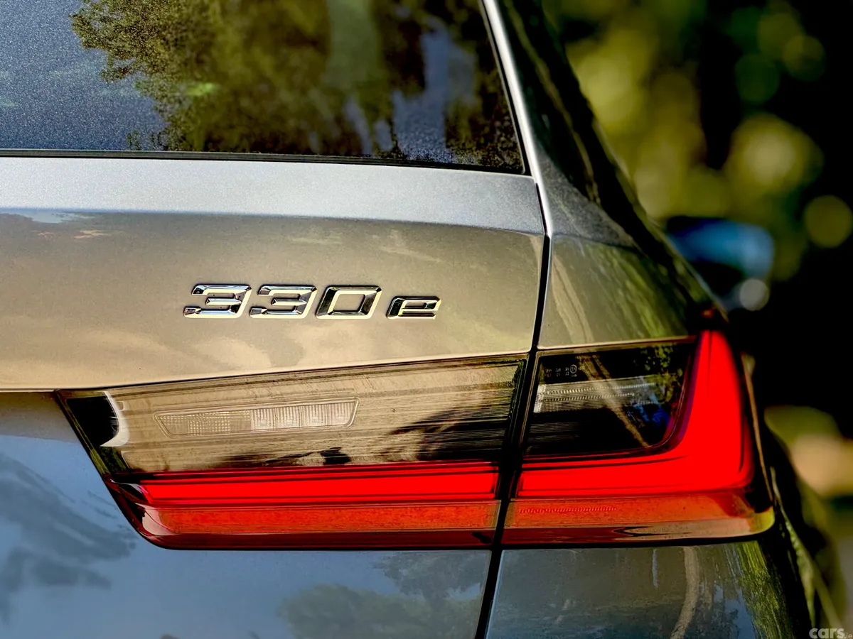 BMW 3-Series Estate/Jeep, Petrol Plug-in Hybrid, 2023, Grey