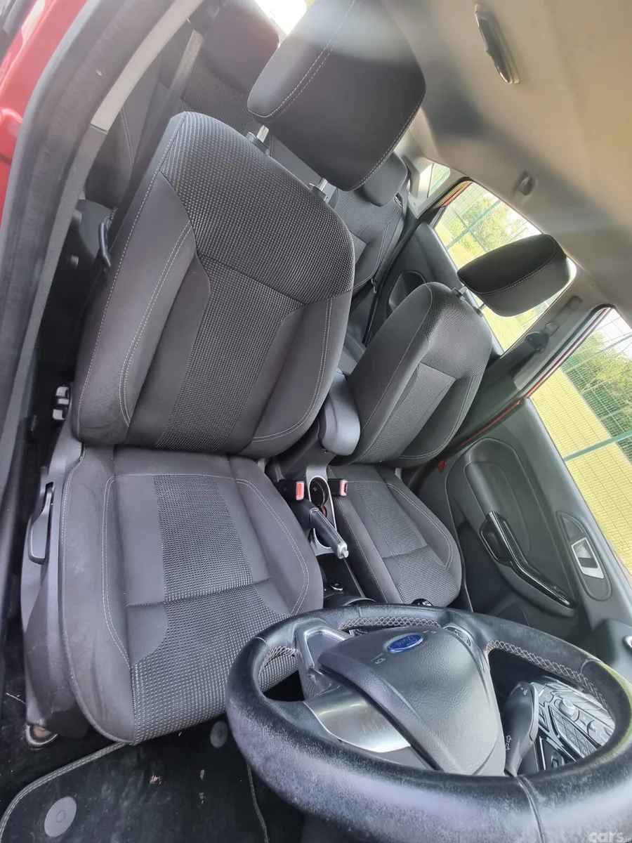 Ford Fiesta Hatchback, Petrol, 2016, Red