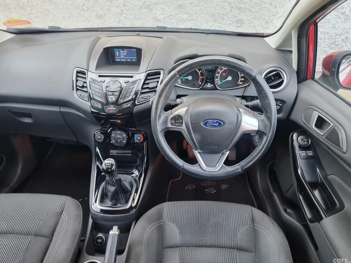 Ford Fiesta Hatchback, Petrol, 2016, Red