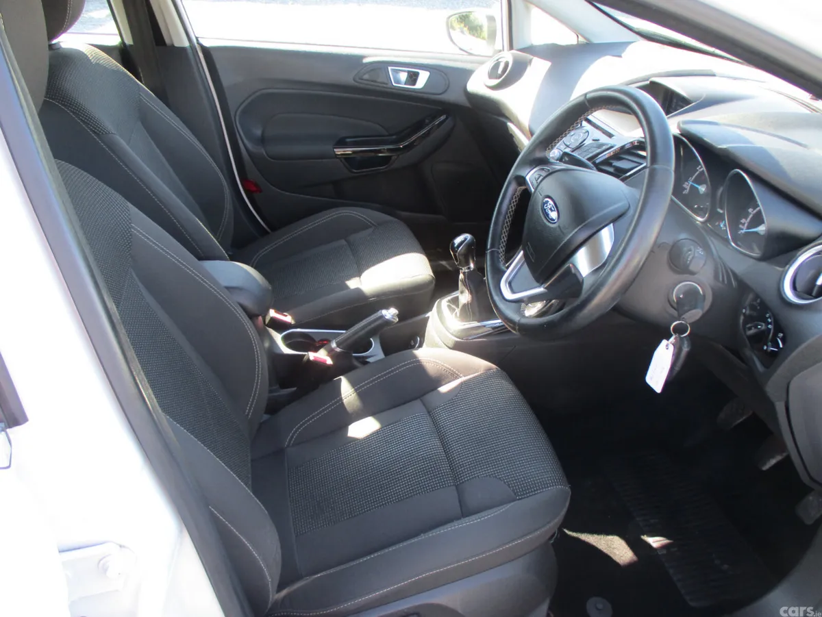 Ford Fiesta Hatchback, Petrol, 2017, White