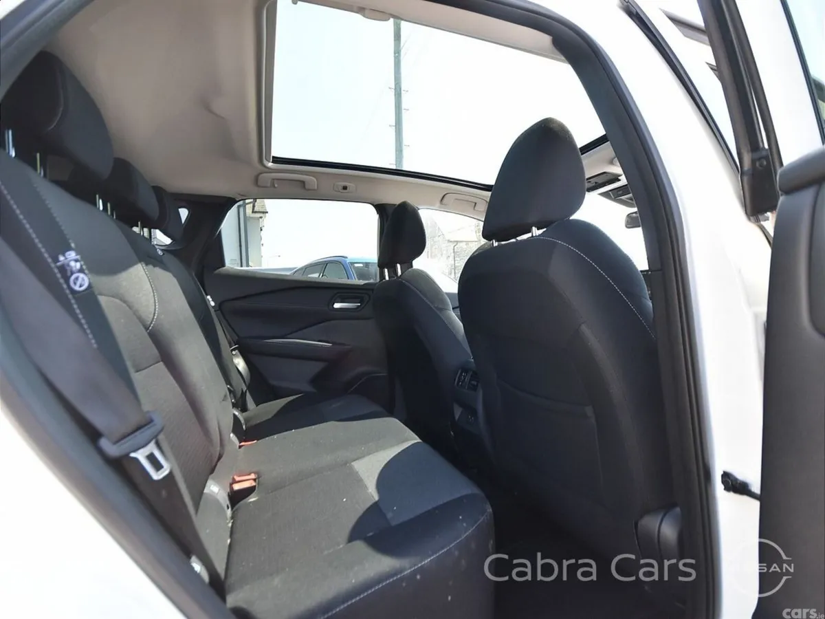Nissan Qashqai SUV, Petrol Hybrid, 2024, White