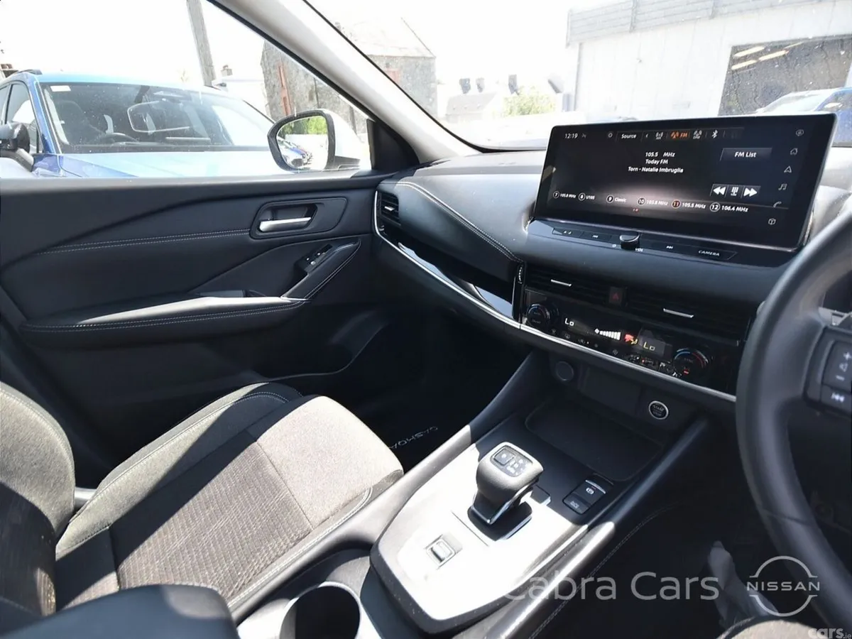 Nissan Qashqai SUV, Petrol Hybrid, 2024, White