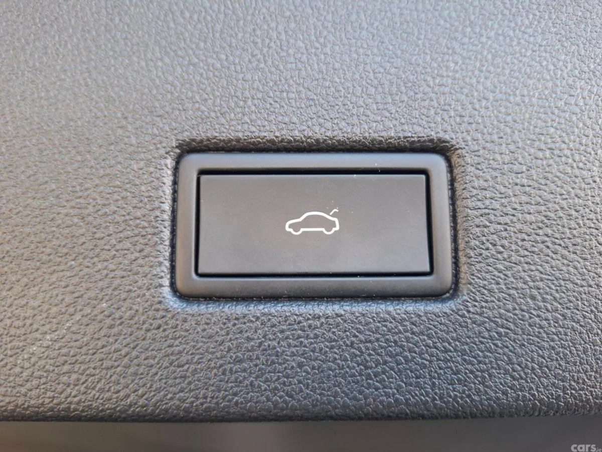 Volkswagen T-Roc SUV, Diesel, 2023, Black