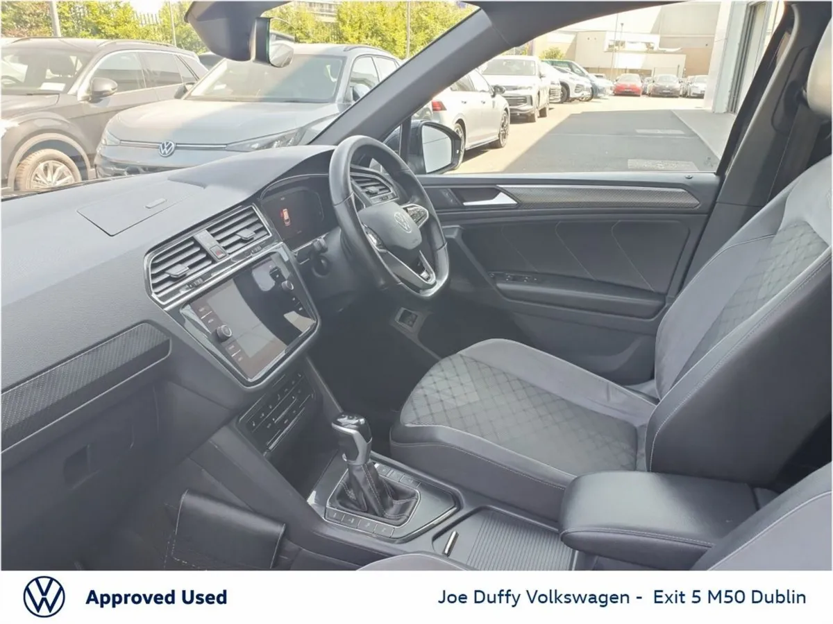 Volkswagen Tiguan SUV, Petrol Plug-in Hybrid, 2023, Black