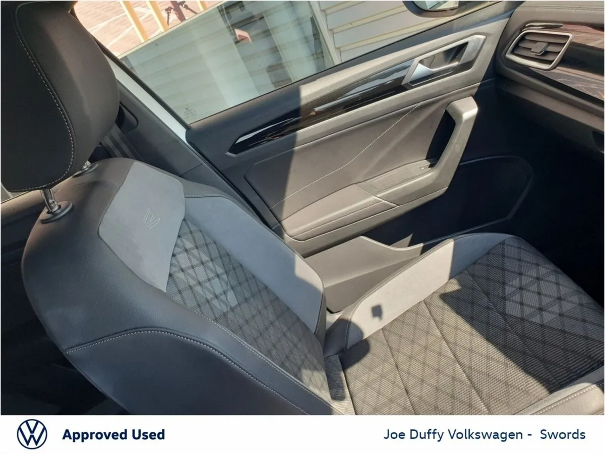 Volkswagen T-Roc SUV, Petrol, 2023, White